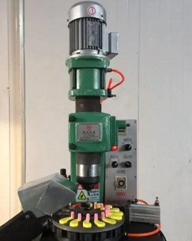怎樣安全地操作氣液增壓鉚接機？